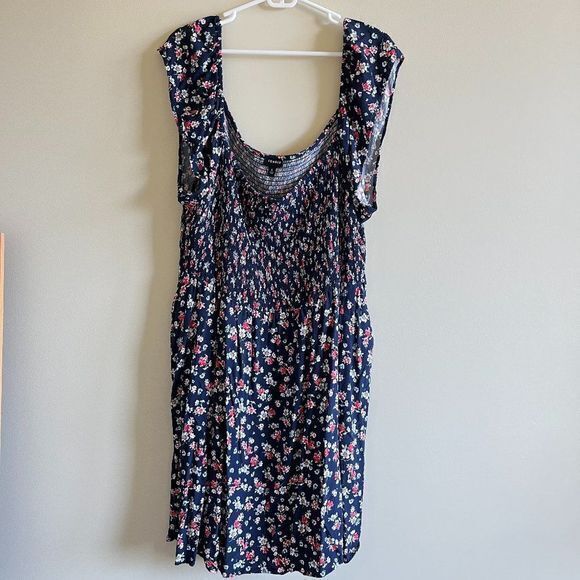 TORRID NAVY FLORAL OFF SHOULDER SKATER DRESS WOMENS PLUS SIZE 5 5X SMOCK… - Picture 4 of 10